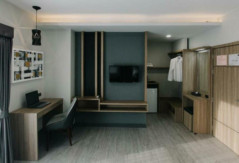 디럭스 룸 킹사이즈 침대, Arista Hotel Ubon