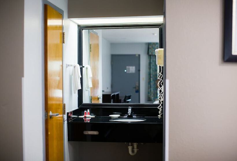 Номер Deluxe Адаптированный для Инвалидов, Baymont By Wyndham Fort Walton Beach Mary Esther