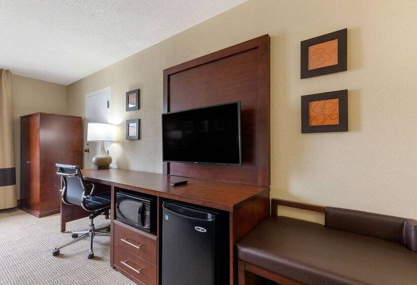 Люкс, Comfort Inn & Suites Durham Near Duke University