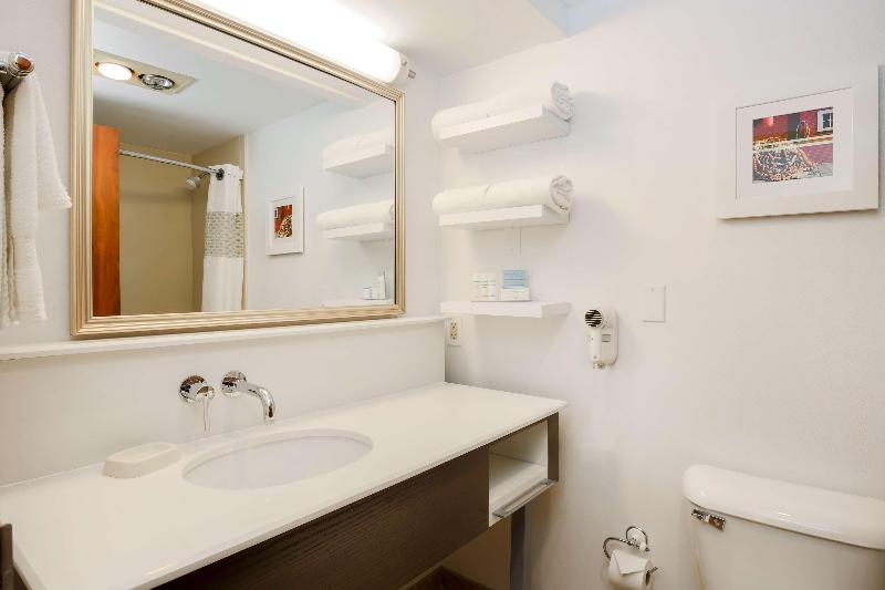 带大床的标准间, Hampton Inn Anchorage