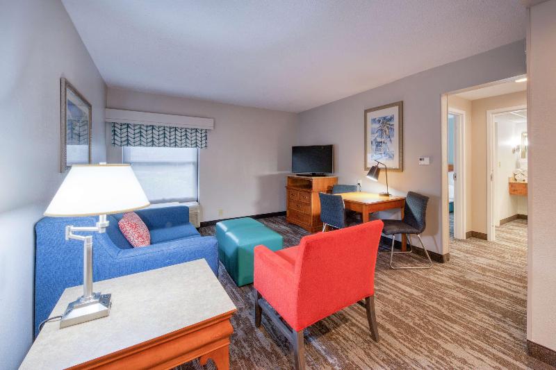 Люкс Кровать Кинг, Hampton Inn & Suites Wilmington/wrightsville Beach