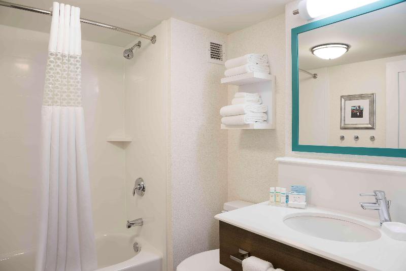 스탠다드 스튜디오 킹침대, Hampton Inn Grand Rapids North