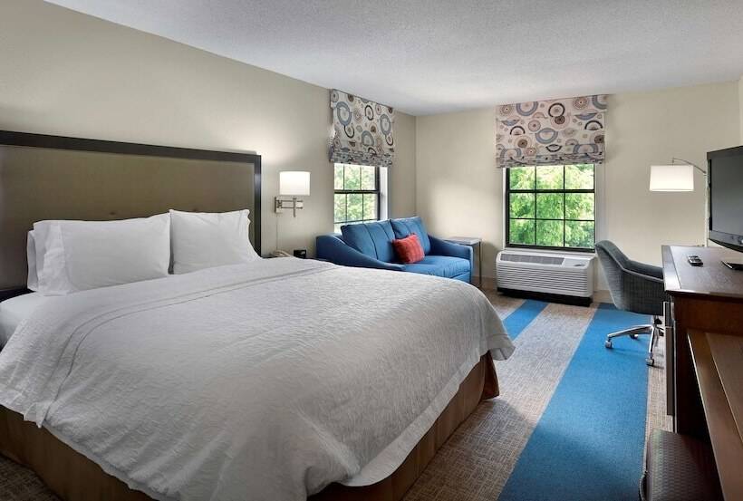 스탠다드 스튜디오 킹침대, Hampton Inn Helen