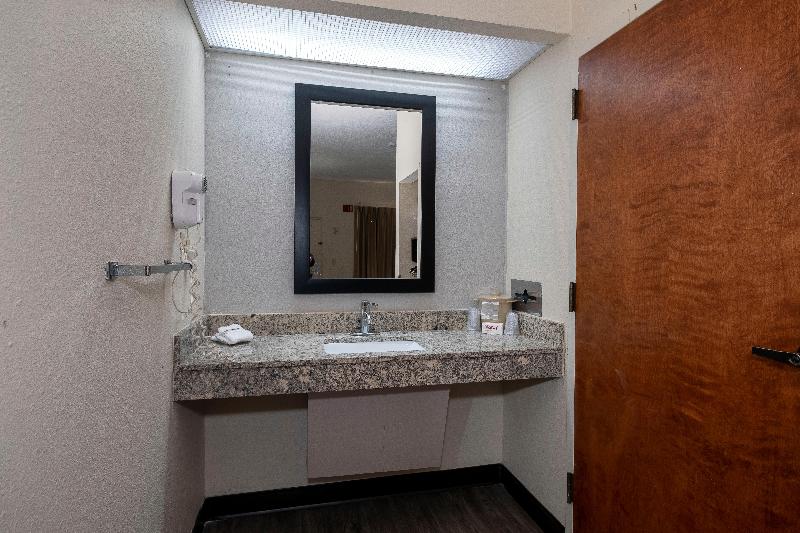 Номер Deluxe, Red Roof Inn Prattville