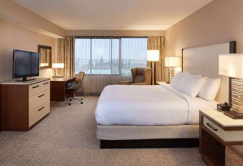 Люкс Deluxe Кровать Кинг, Auburn Hills