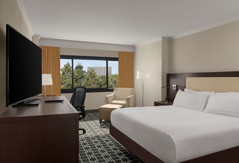 Номер Executive, Doubletree By Hilton Fort Lee   George Washington Bridge