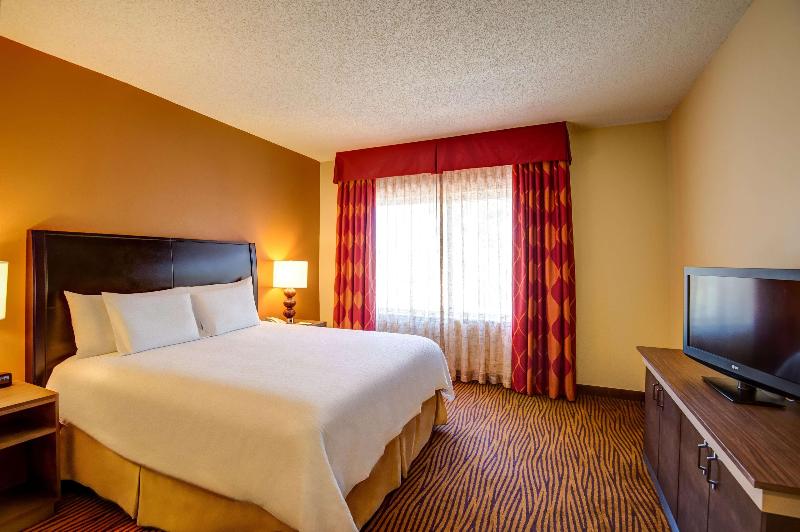 מיטת קינג בסוויטה, Hilton Garden Inn Tampa Ybor Historic District