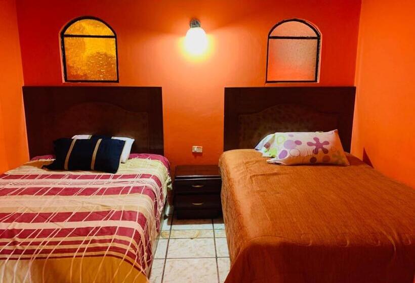 اتاق خانوادگی, Hostal Rosita Latacunga