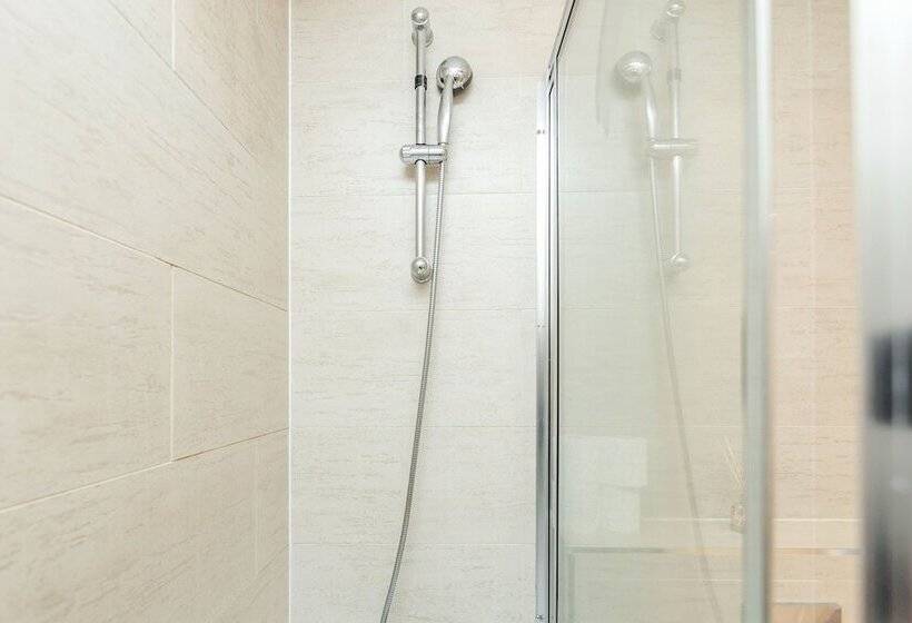 Апартаменты Comfort 2 Спальни, Spectacular Strand Two Bed Apartment
