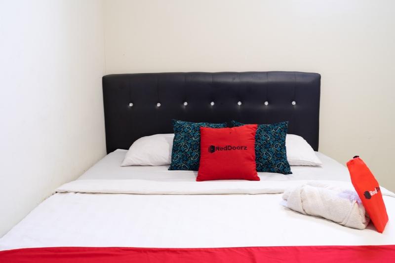 اتاق استاندارد, Reddoorz Near Setrasari Mall 4