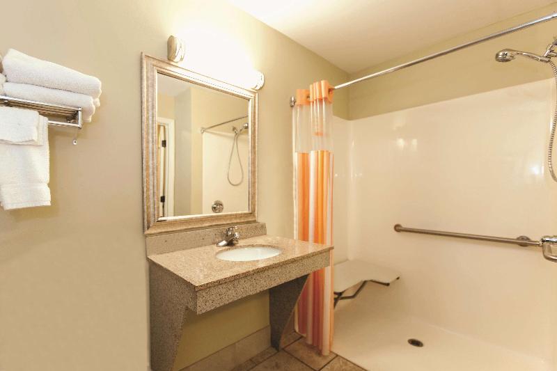 스탠다드 룸 킹사이즈 침대, Holiday Inn Express La Junta, An Ihg