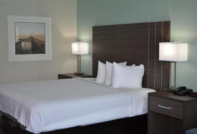 اتاق استاندارد با چشم‌انداز استخر, Opal Hotel & Suites