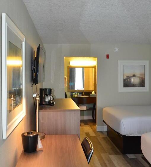 اتاق استاندارد با چشم‌انداز استخر, Opal Hotel & Suites