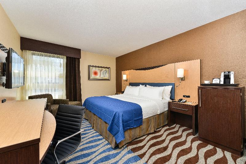 Номер Стандарт Кровать Кинг Адаптированный для Инвалидов, Holiday Inn Cody   Convention Center, An Ihg