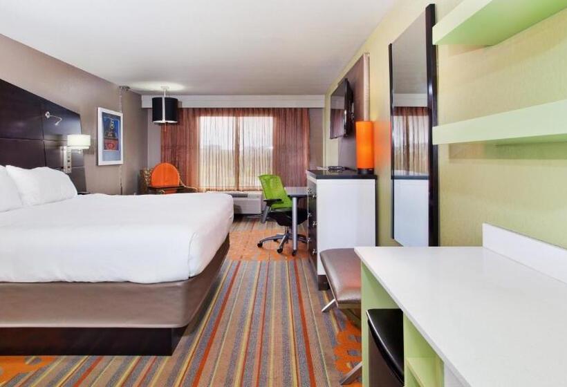 带大床的标准间, Holiday Inn Express Atlanta Galleria Ballpark Area, An Ihg
