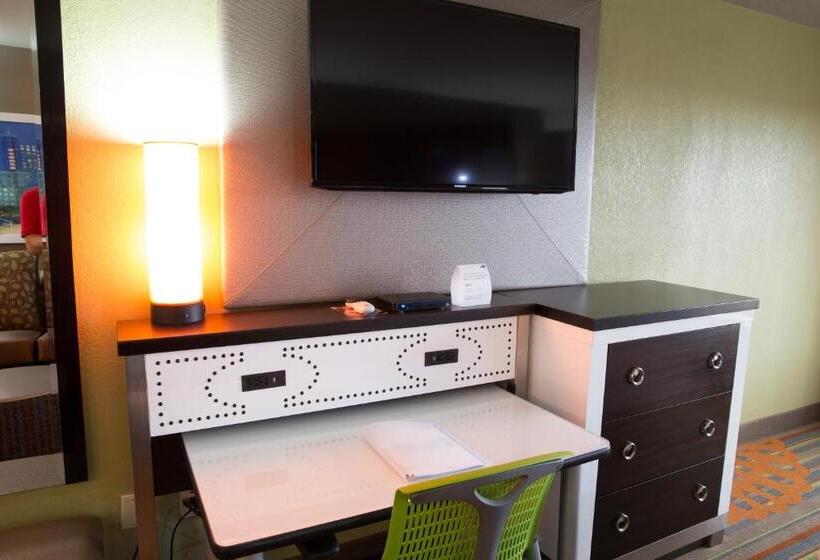 适合残疾人使用的标准间, Holiday Inn Express Atlanta Galleria Ballpark Area, An Ihg