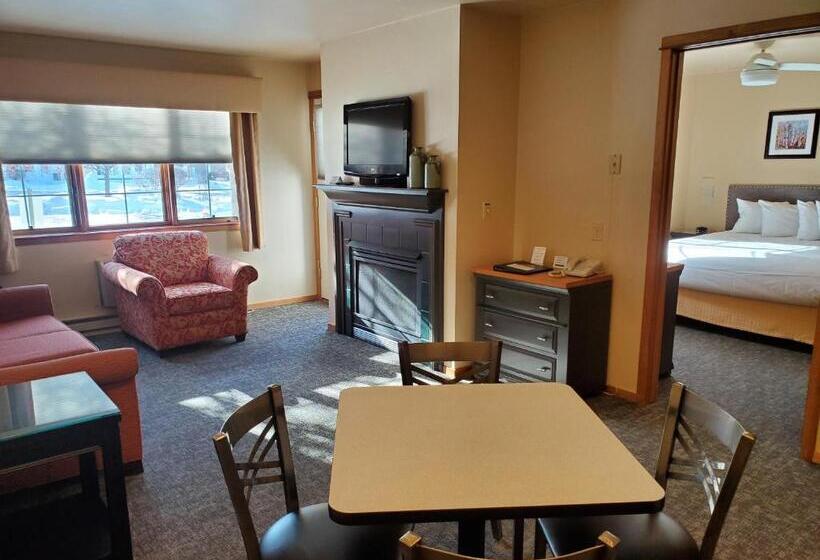 스위트, Homestead Suites   Fish Creek