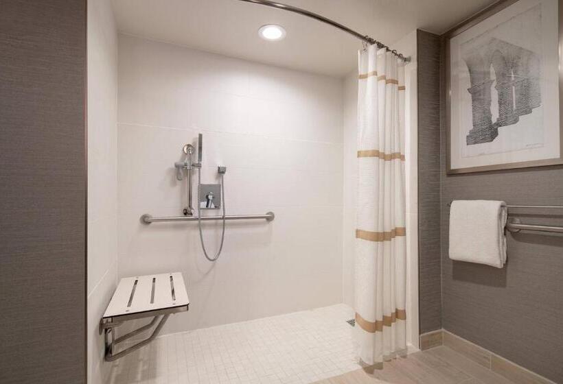 장애인용 디럭스룸, Marriott Riverside At The Convention Center