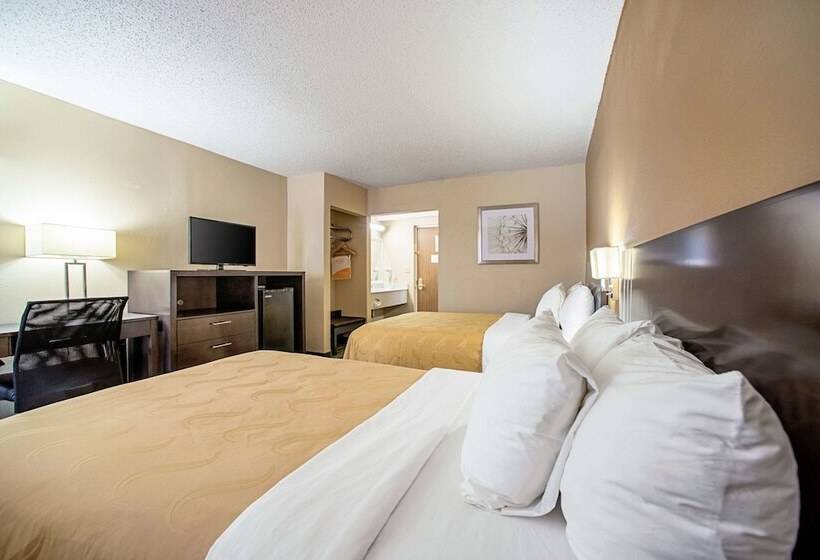 Номер Стандарт 2 Двуспальные Кровати, Quality Inn Near Six Flags St. Louis