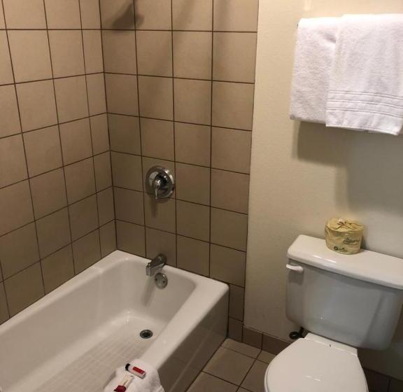 Номер Стандарт, Super 8 By Wyndham Ontario
