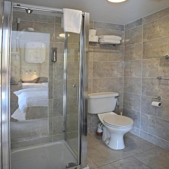 Семейный Номер, Clooneen House