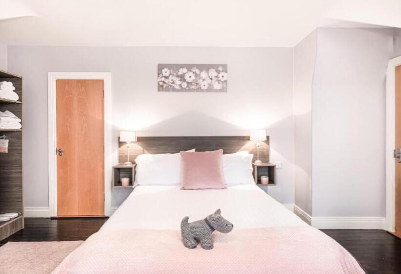 Chambre Familiale Deluxe, Caravogue House