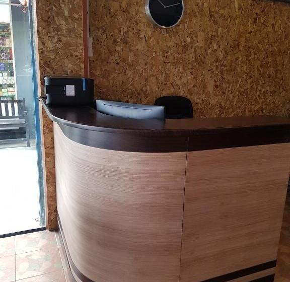 اتاق استاندارد سه نفره, Sleepcats Hostel