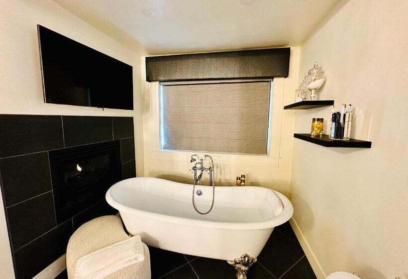 디럭스 4인 룸, Bespoke Inn Flagstaff