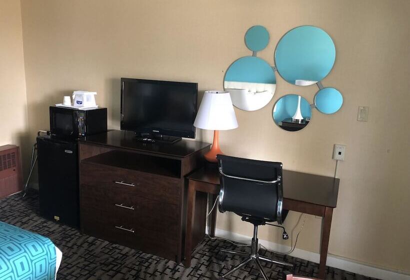 Номер Стандарт 2 Двуспальные Кровати, Howard Johnson By Wyndham Rocky Hill