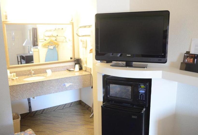 身障者適用キングサイズベッドルーム, Howard Johnson By Wyndham Houston Heights/downtown