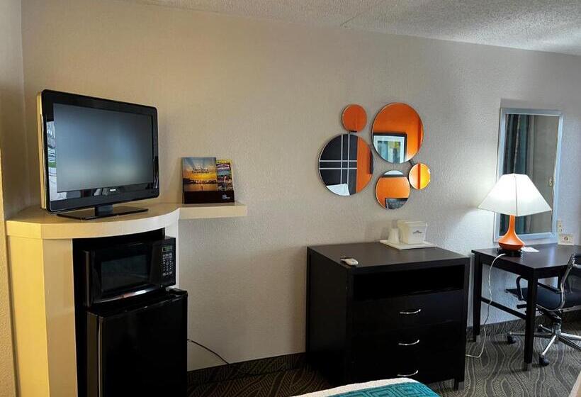 ２ダブルベッドのスタンダードルーム, Howard Johnson By Wyndham Houston Heights/downtown