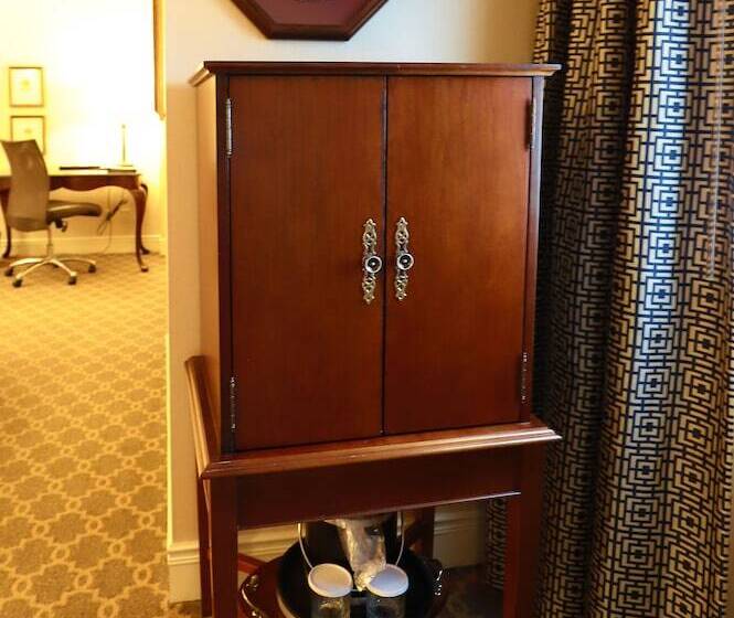 스탠다드 룸 더블 침대 2개, Roanoke & Conference Ctr, Curio Collection By Hilton 