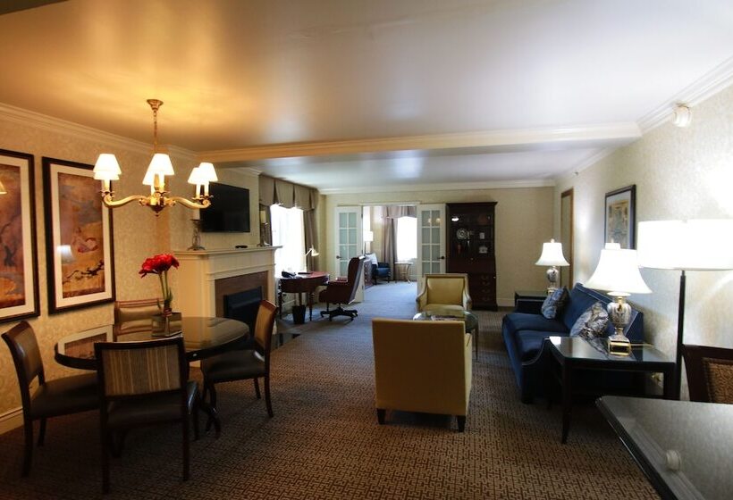 스위트, Roanoke & Conference Ctr, Curio Collection By Hilton 