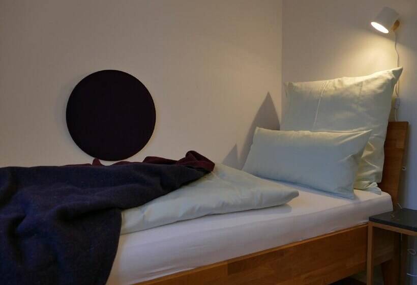 Quarto Estandar Individual, Kraftquelle Waldhäuser