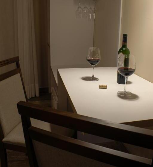 스위트, Vinicola E Pousada Peculiare