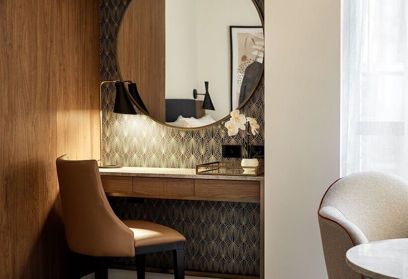 Premium Room City View, Crowne Plaza Sydney Darling Harbour, An Ihg