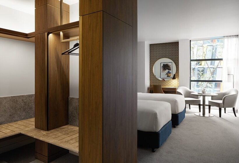 Premium Room City View, Crowne Plaza Sydney Darling Harbour, An Ihg