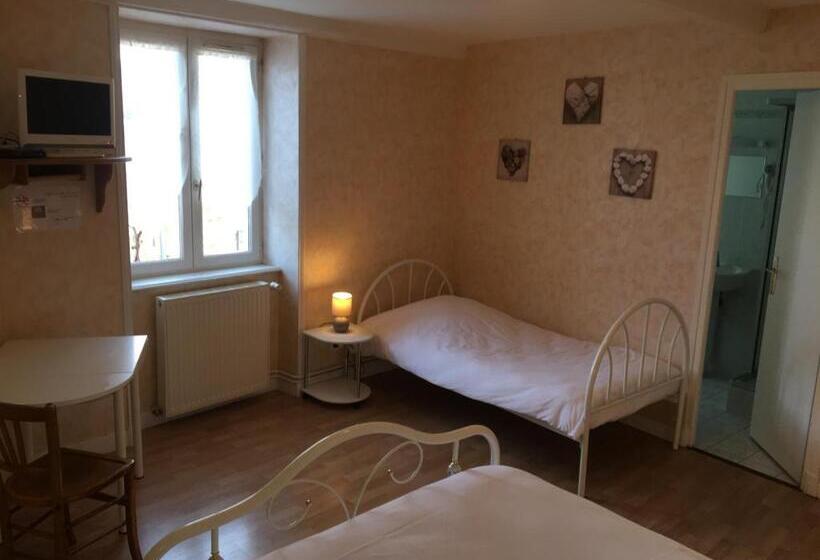 Семейный Номер, Auberge Des Petits