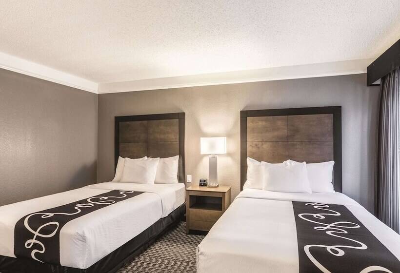 ２ダブルベッドのスタンダードルーム, La Quinta By Wyndham Austin At The Domain