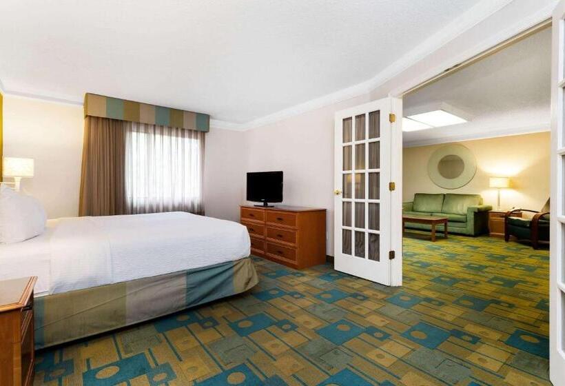 Люкс Deluxe Кровать Кинг, La Quinta By Wyndham St. Pete Clearwater Airport