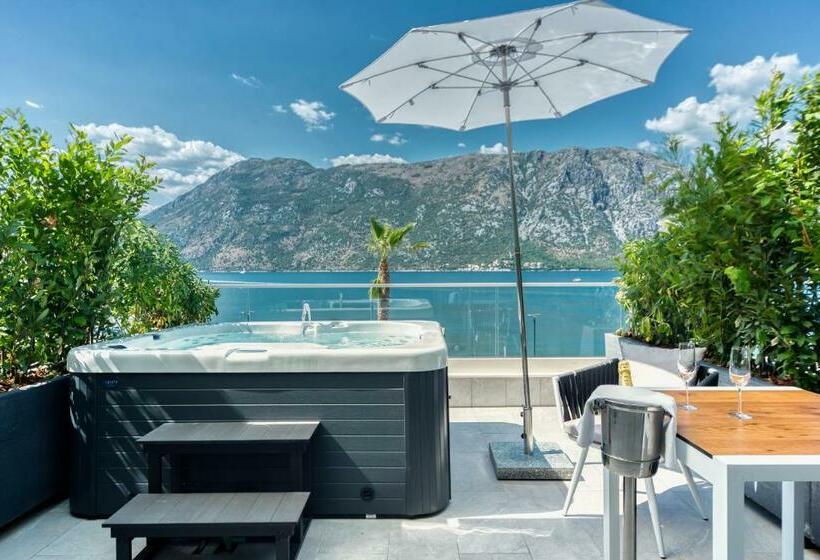 חדר דלוקס, Hyatt Regency Kotor Bay Resort