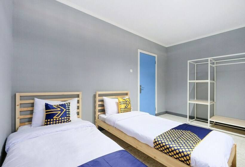 Deluxe Zimmer, Spot On 2281 Omajo