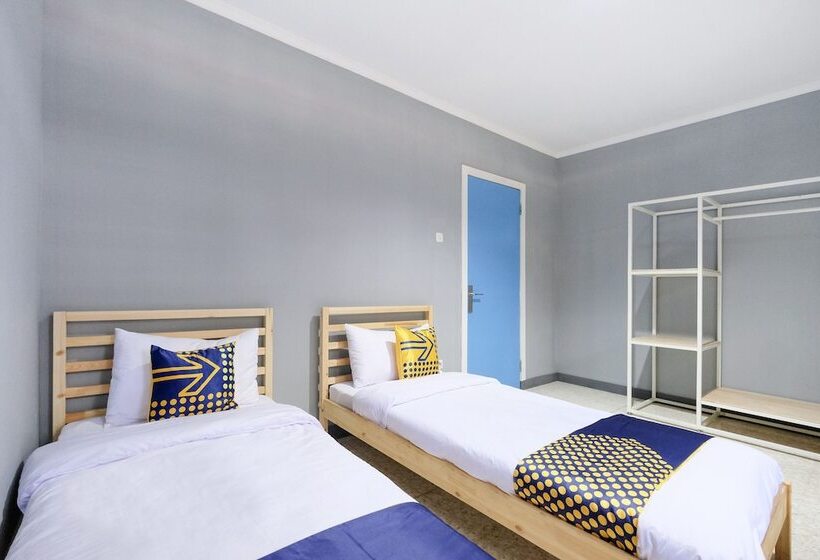 Deluxe Zimmer, Spot On 2281 Omajo