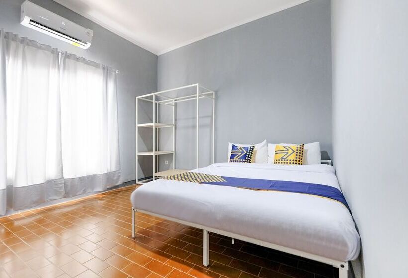 Deluxe Zimmer, Spot On 2281 Omajo