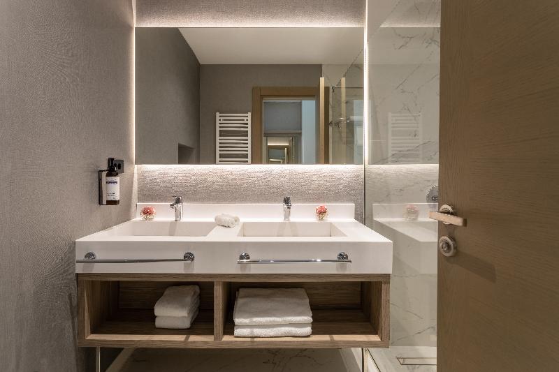 חדר סטנדרט, Hyatt Regency Kotor Bay Resort