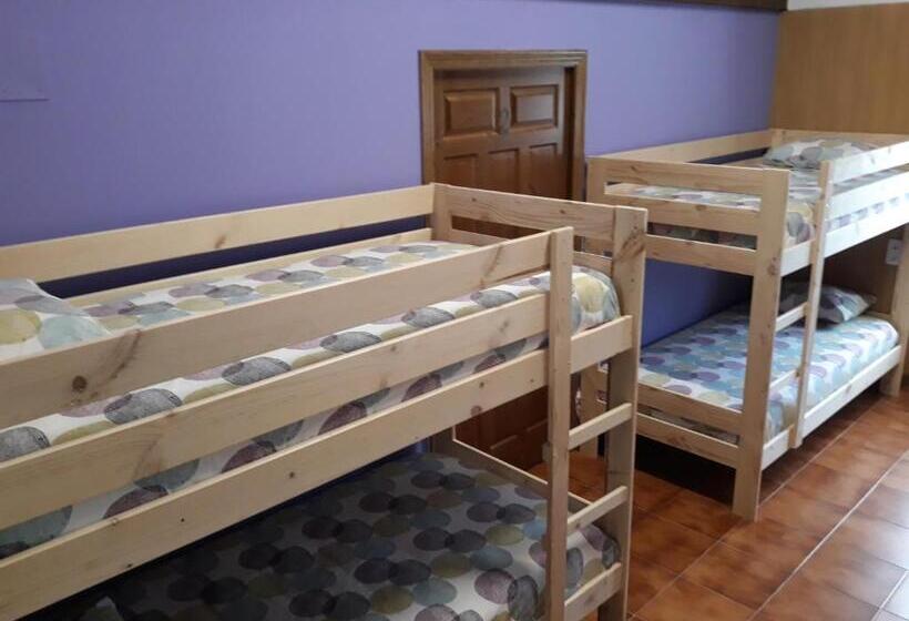 Кровать в Общей Комнате, Albergue La Vargona