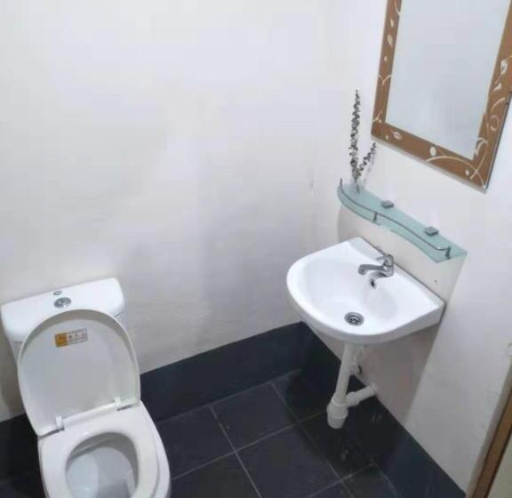 اتاق لوکس چهار تخته, Motel Kampung Kuah