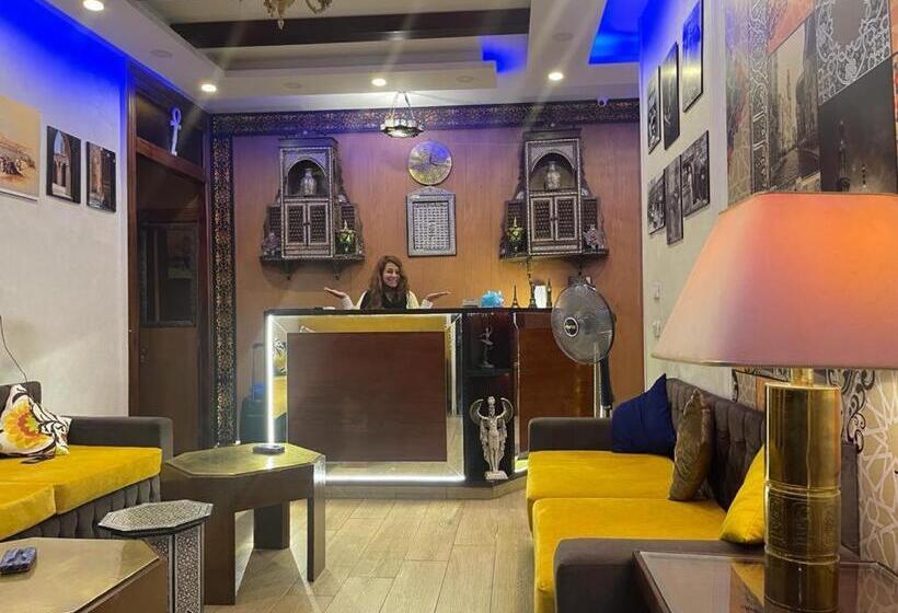 اتاق استاندارد با تخت بزرگ, The Location