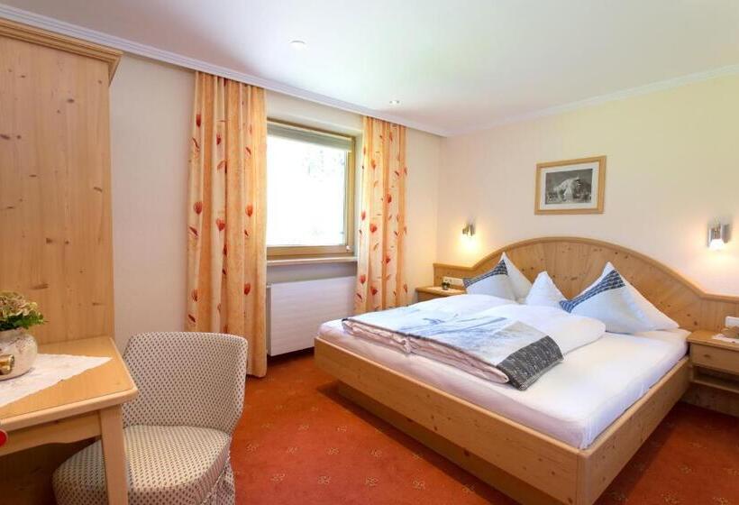 2 Bedroom Apartment with Balcony, Landhaus Zauser