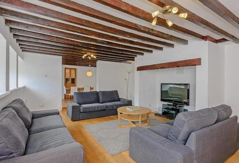 Шале 1 Спальня, Penvale Lakes Lodges